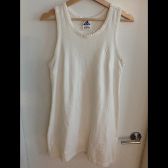 3/$15👟ADIDAS L - Picture 1 of 4